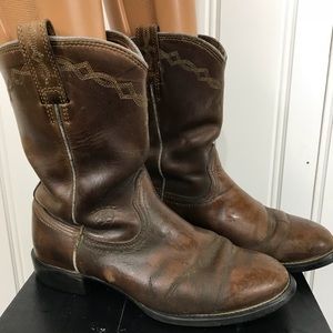 Ariat brown leather cowboy boots size 6.5